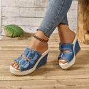 Tamanco Eloá™ com Fivelas Duplas e Design em Jeans