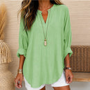 Blusa Aline em Linho de Algodão com Mangas Longas Dobráveis e Decote em V